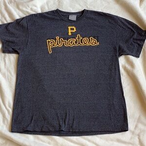 Pittsburgh Pirates t-shirt Large Cursive